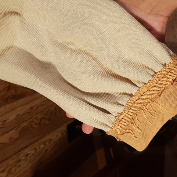 🥮POL Hooded Tan and Cream Zipper Cropped Jacket (Large)🥮 - Picture 3 of 10